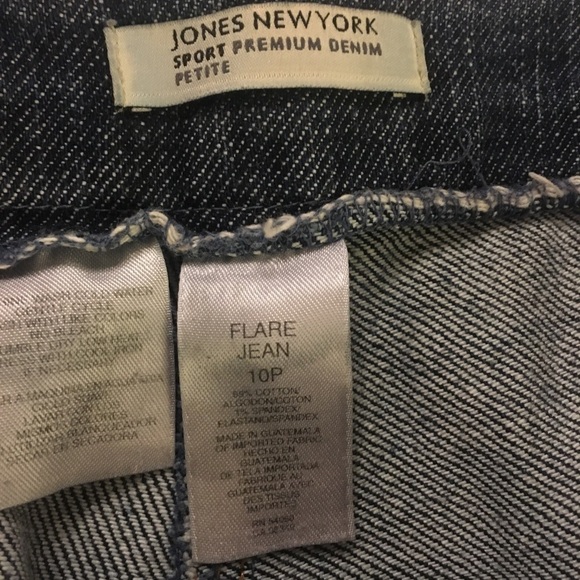 Jones New York Petite Jeans - Picture 2 of 2